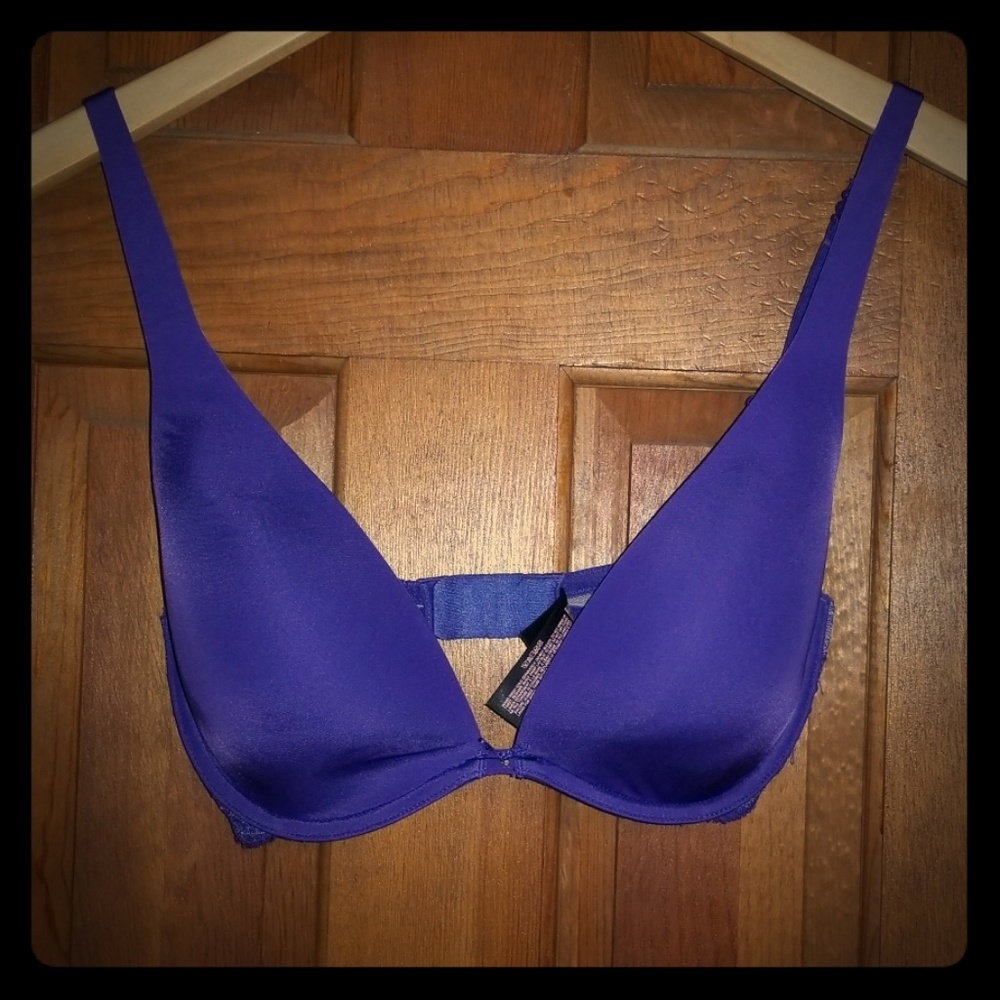 Victoria's secret plunge bra 32DD